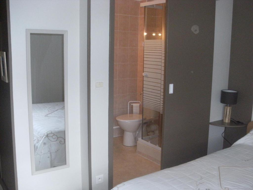 Les Confins Du Perche Tuffé Room photo